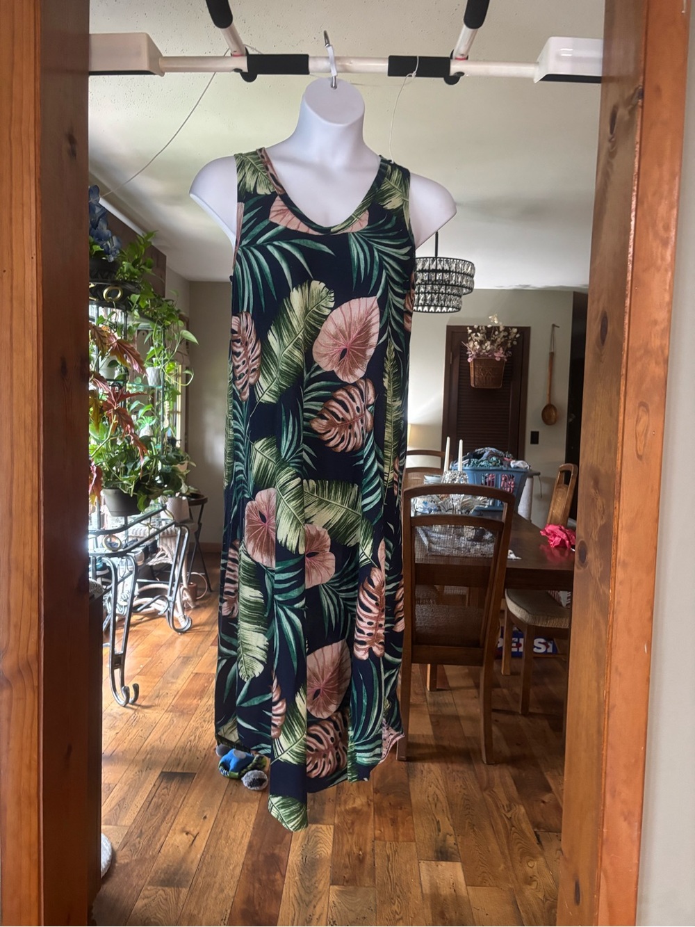 Gyft Women’s Tropical Leaf Print Sleeveless Maxi Dress - Black/Green Size L